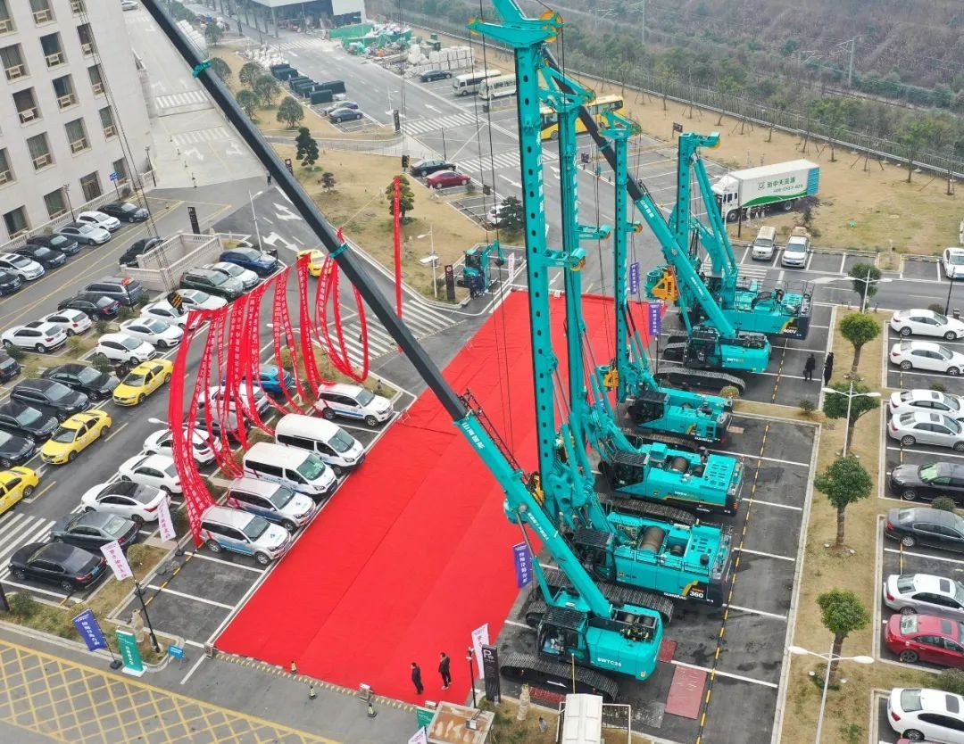 百台装备，，，，，，，，成交额3.6亿！龙8头号玩家智能“圈粉”六朝古都