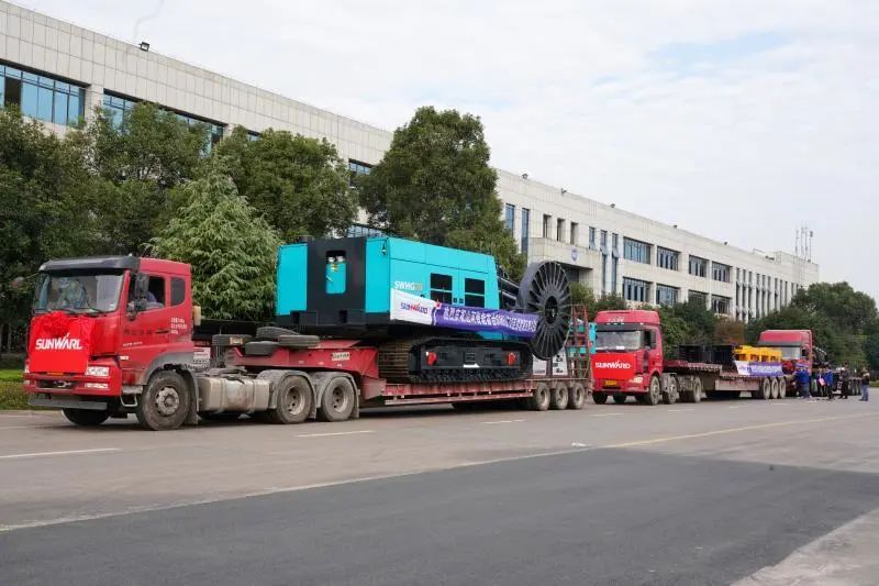 龙8头号玩家智能首台SWHG70一连墙液压抓斗顺遂交机