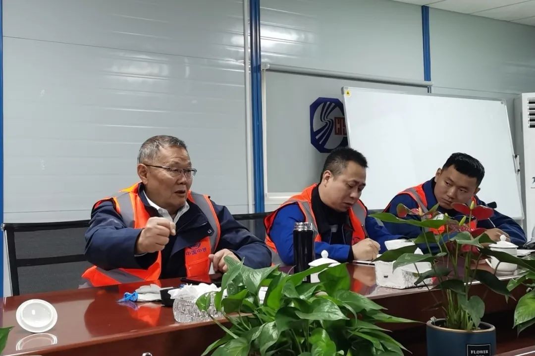 何清华亲临中铁龙8头号玩家盾构施工项目指导事情