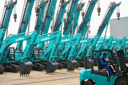 “智慧工厂”引领“生产节奏”——走进龙8头号玩家智能一探事实