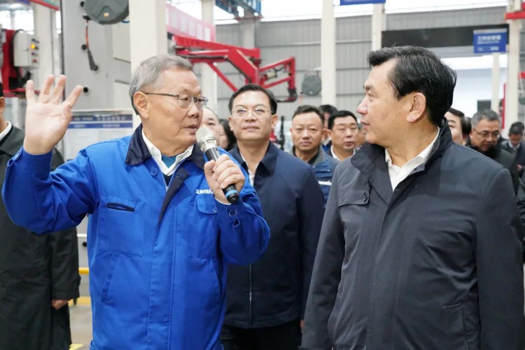 中国民航局局长冯正霖一行到龙8头号玩家智能调研指导