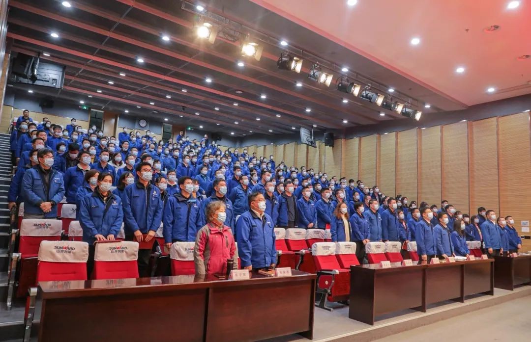 龙8头号玩家智能集中收看十三届天下人大四次聚会开幕会