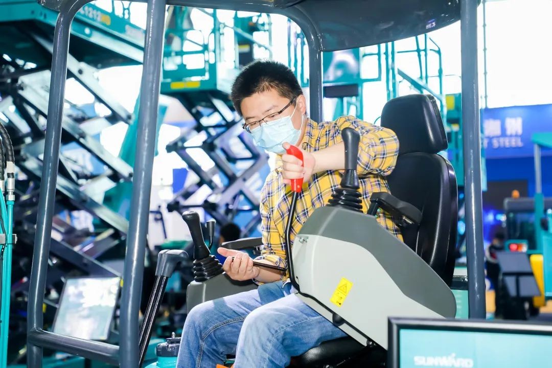 “机甲盛宴”长沙展圆满收官！龙8头号玩家智能展区亮点精彩回首