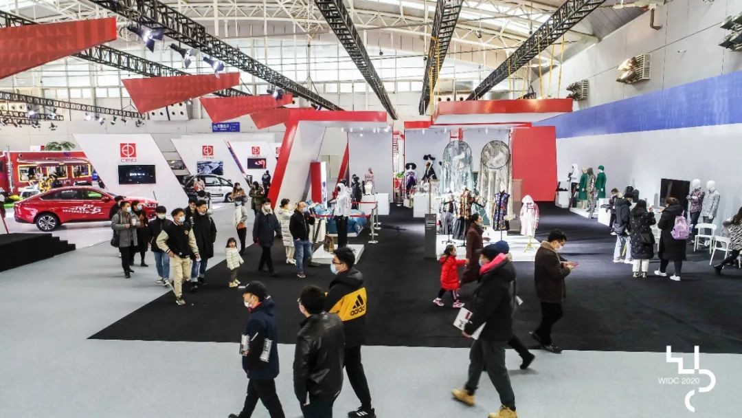 龙8头号玩家智能两产品获中国优异工业设计奖复评入围证书