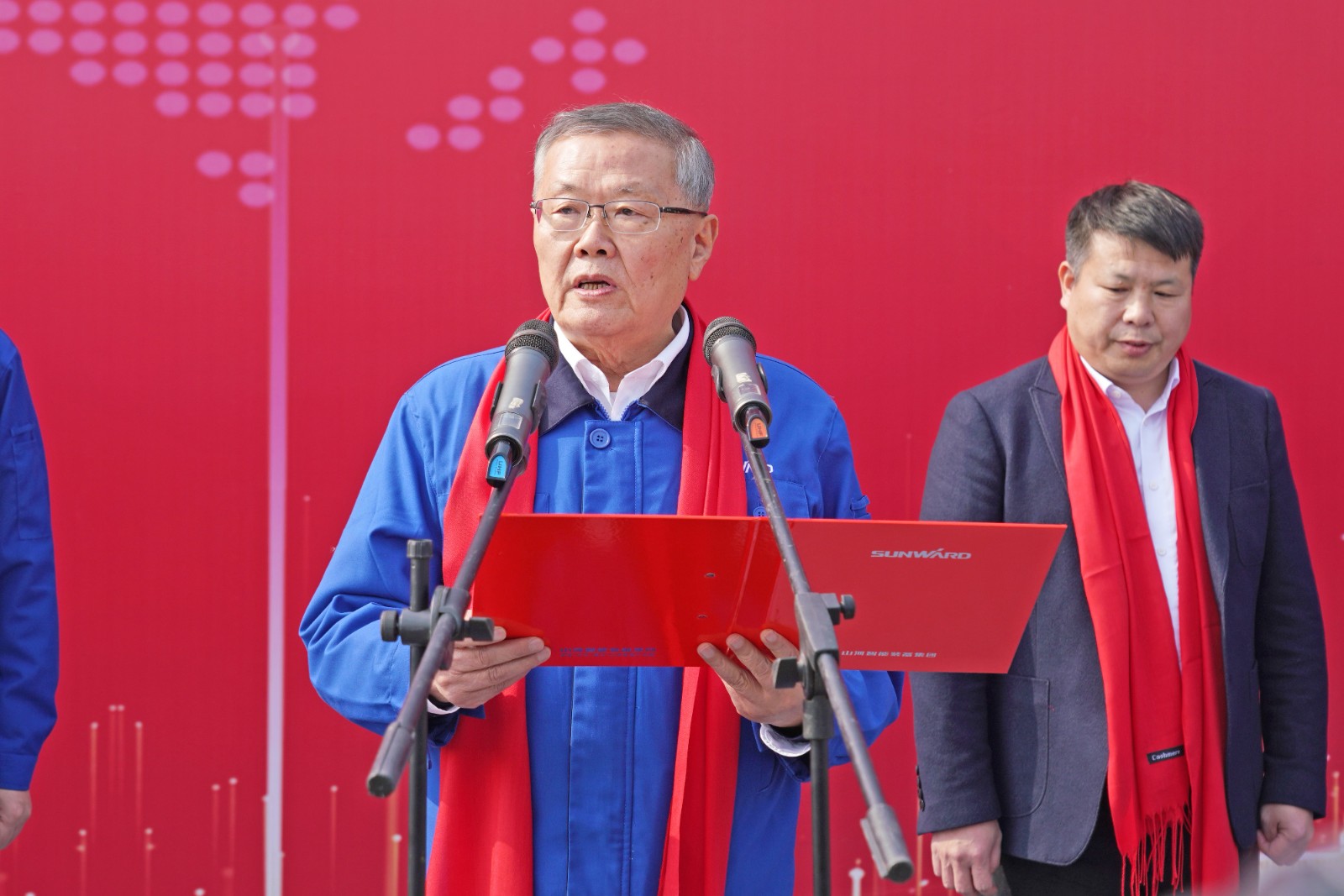 龙8头号玩家智能价值6亿元装备全球发货仪式火热举行