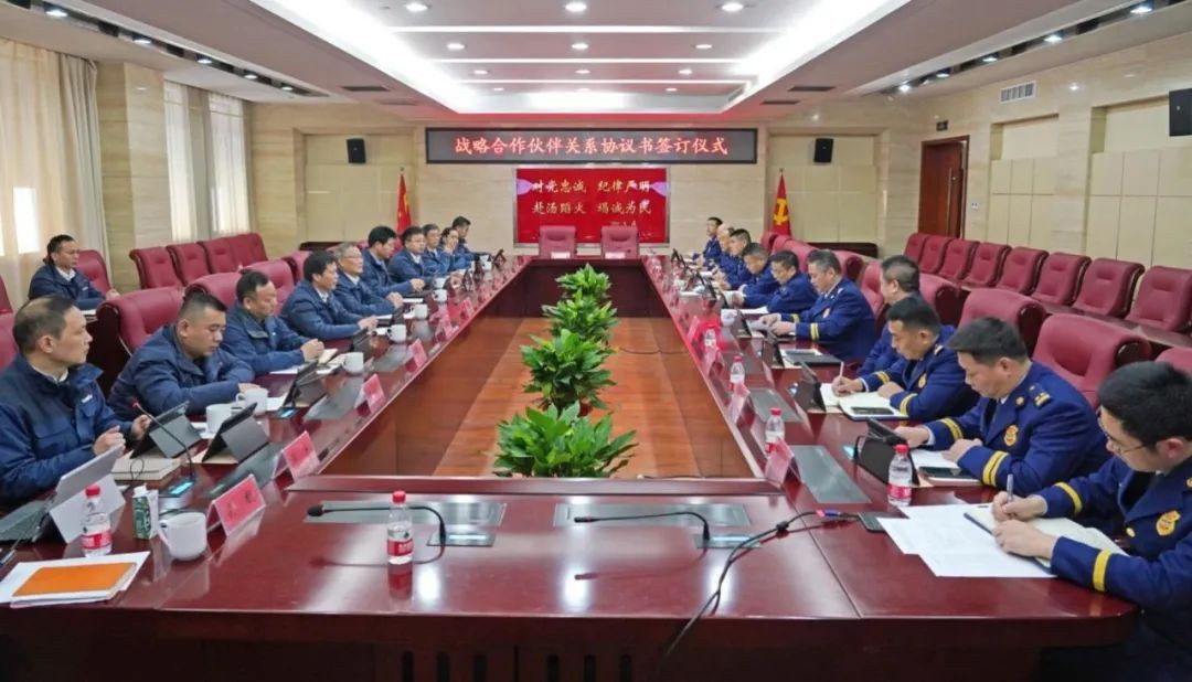 龙8头号玩家智能与湖南消防总队签署战略相助同伴关系协议