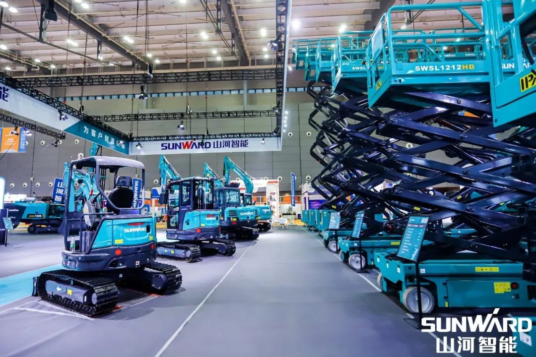 “龙8头号玩家绿”亮相长沙国际工程机械展，，，，，，，，50余款产品尽显龙8头号玩家智能立异实力