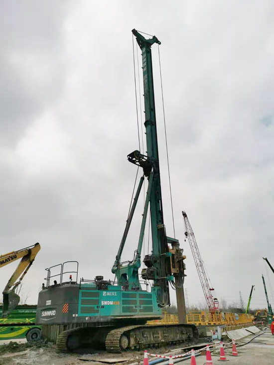 天下第一条智慧高速，，，，，，，，为何认准龙8头号玩家智能旋挖钻机施工？？？？？？？？