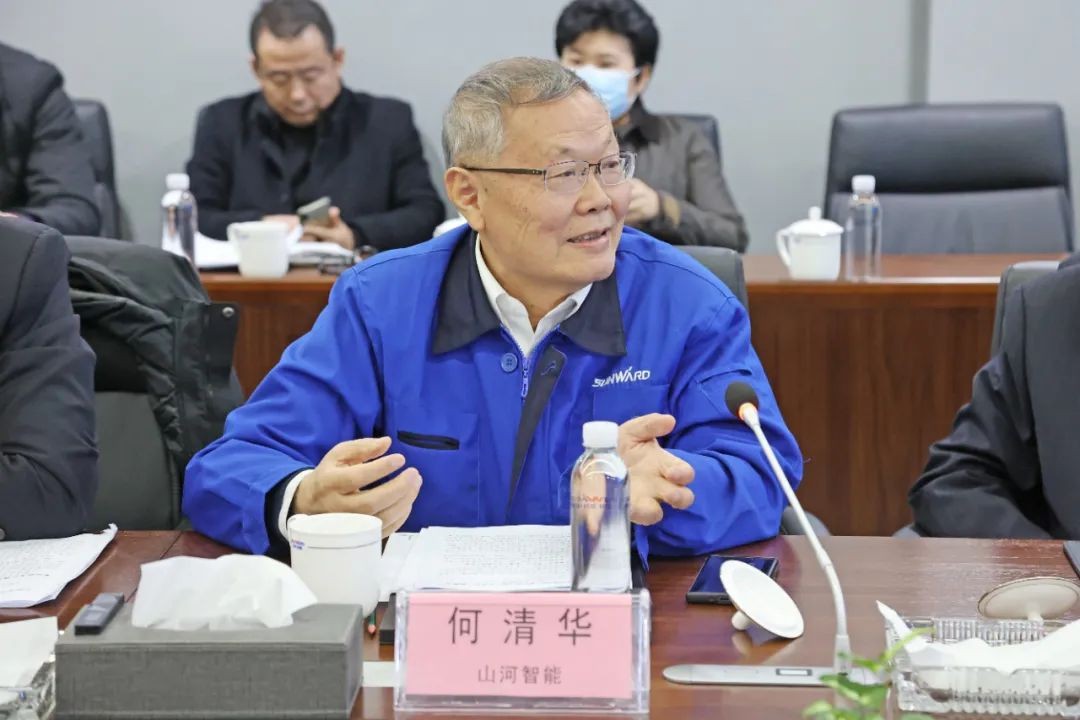 长沙工程机械协会会长、副会长、监事长聚会在龙8头号玩家智能召开