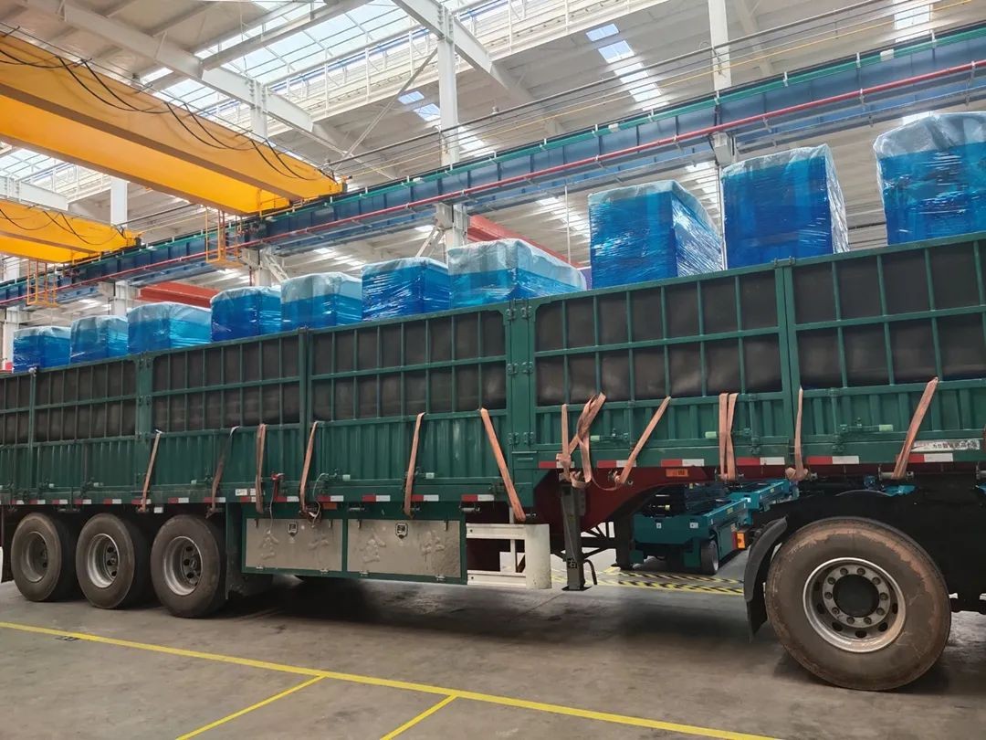 龙8头号玩家智能高空车进入