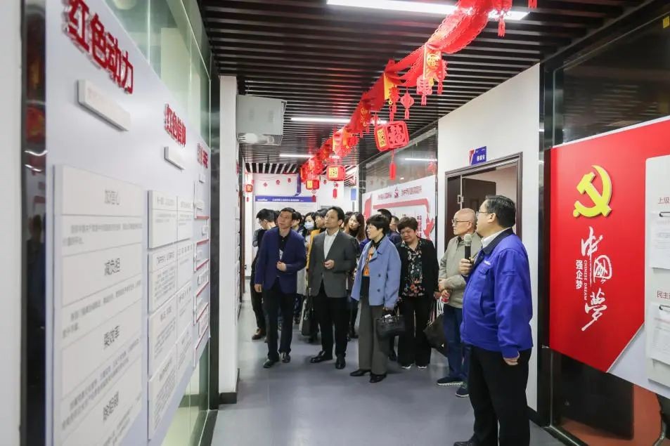 民主党派湖南省委机关青工委团队一行考察龙8头号玩家智能