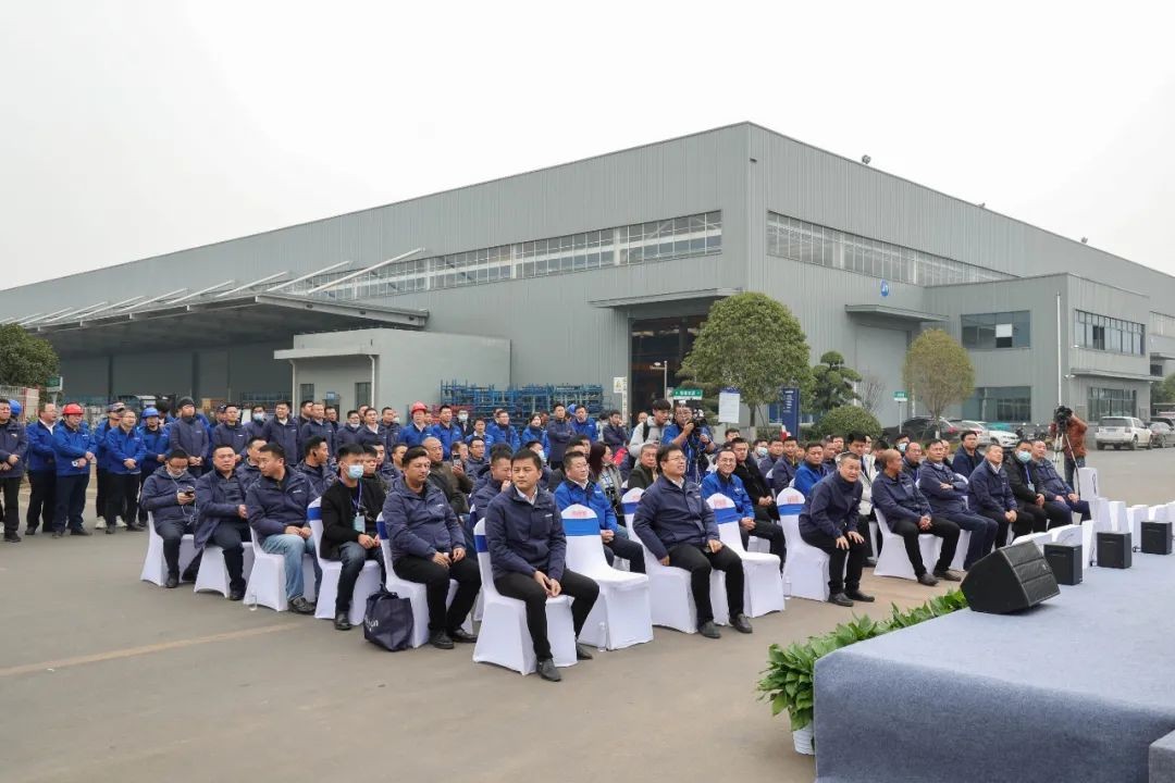 开疆扩土，，，，，，，气壮龙8头号玩家 | 600F大挖交付仪式盛大举行