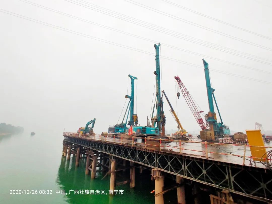 惊艳！龙8头号玩家智能低净空旋挖钻机广西获赞