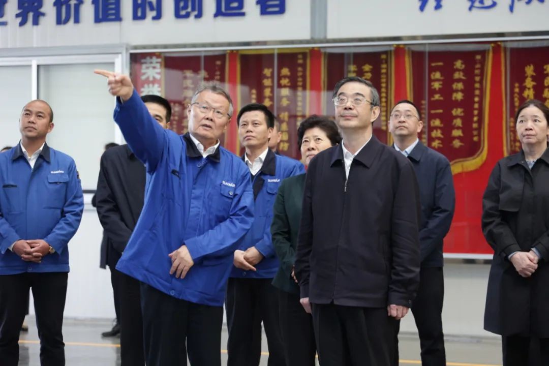 周强调研龙8头号玩家智能：增强知识产权保；；；；；；； 效劳立异驱动生长