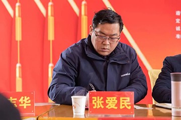 校企相助精准扶贫，，，，，，产教融合振兴墟落 | 龙8头号玩家智能向相助院校对口扶贫点捐赠挖掘机