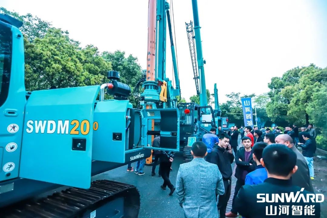 龙8头号玩家智能天下交流会南昌站大获乐成