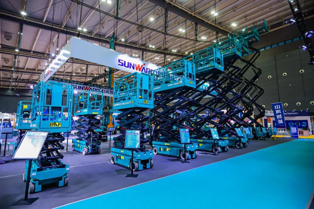 未来可期！龙8头号玩家智能高空作业装备抢占制“高”点