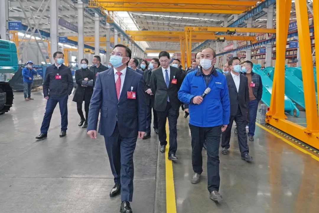 长沙县“两会”观摩团考察龙8头号玩家智能