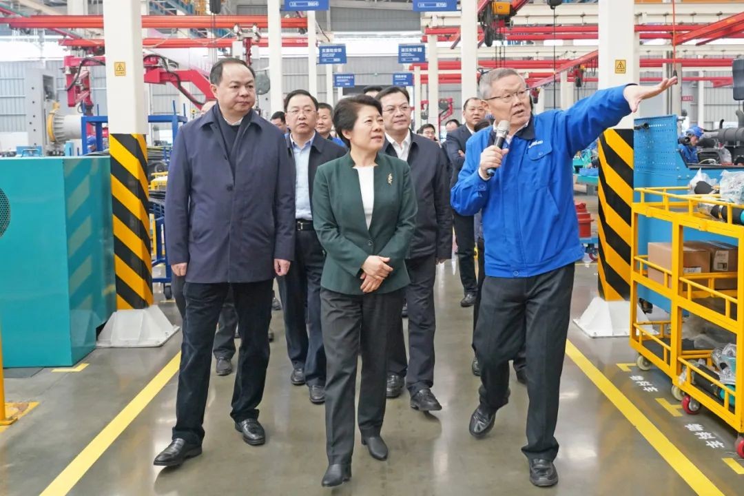 吴桂英调研龙8头号玩家智能