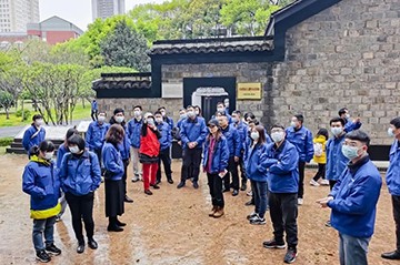 觅红色历史 践初心使命——龙8头号玩家智能全体党员赴长沙党史馆开展主题党日活动