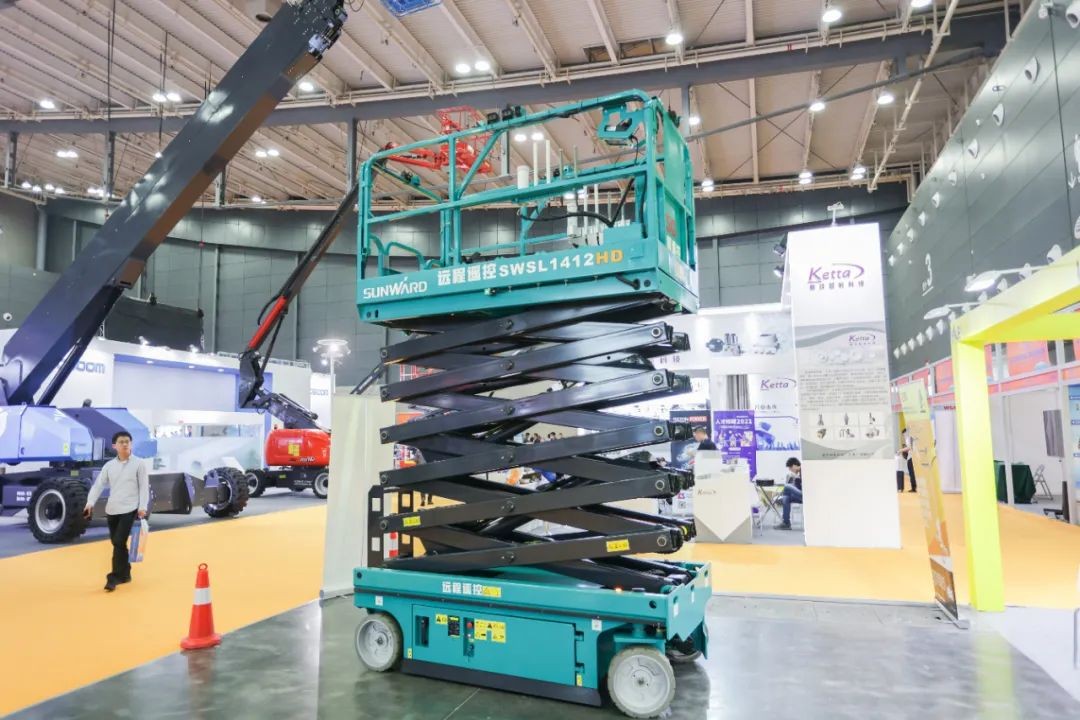 未来可期！龙8头号玩家智能高空作业装备抢占制“高”点