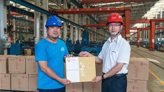 万力集团“送清凉”活动，，，，，，，，慰问一线员工