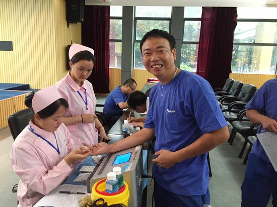 血液毗连你我大爱感动星城——记龙8头号玩家智能2016年夏日无偿献血活动