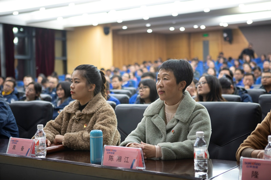 龙8头号玩家智能开展“不忘初心 切记使命”主题教育宣讲活动