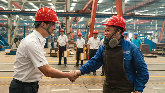 万力集团“送清凉”活动，，，，，，，，慰问一线员工