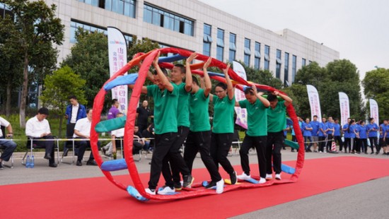 风华十九载，，，，，携手再腾飞！——庆祝龙8头号玩家智能建设十九周年表扬会暨意见意义运动会