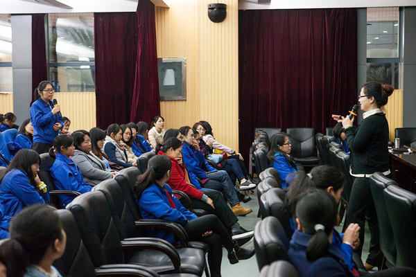 欢度三八节温暖龙8头号玩家家