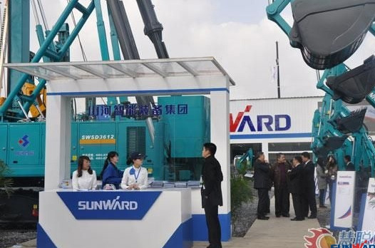 【宝马访谈】龙8头号玩家智能董事长何清华教授