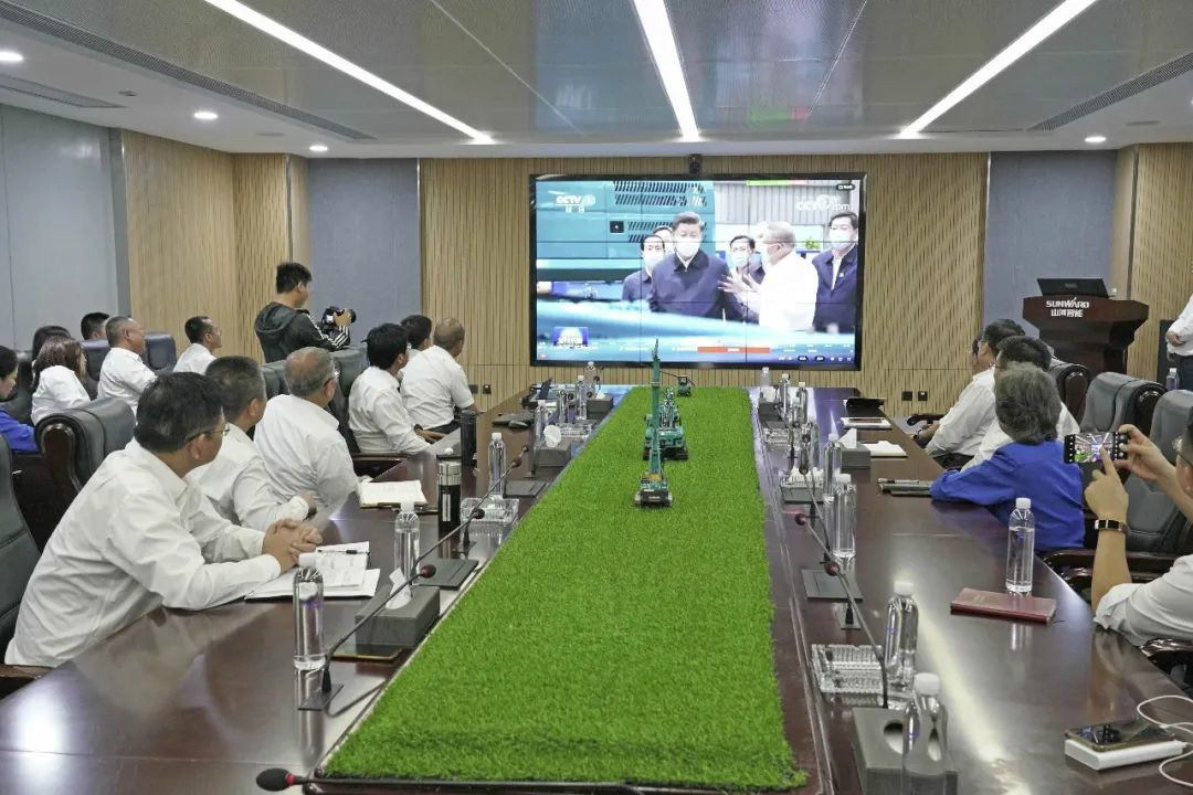 总书记“点赞”龙8头号玩家立异，，，，，，龙8头号玩家智能集中收看《新闻联播》