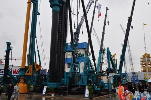 【宝马访谈】龙8头号玩家智能董事长何清华教授