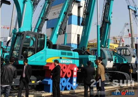 龙8头号玩家智能何清华：潜心追求“龙8头号玩家之路”