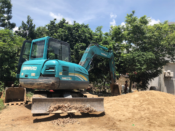 龙8头号玩家智能挖掘机，，，，，，，，一台顶几台！