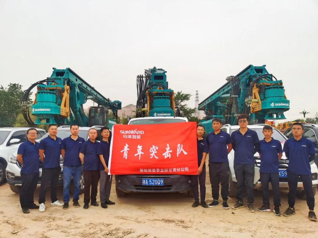 茫茫大西北，，，，，，，，浓浓龙8头号玩家情！龙8头号玩家智能全球效劳万里行走进西北