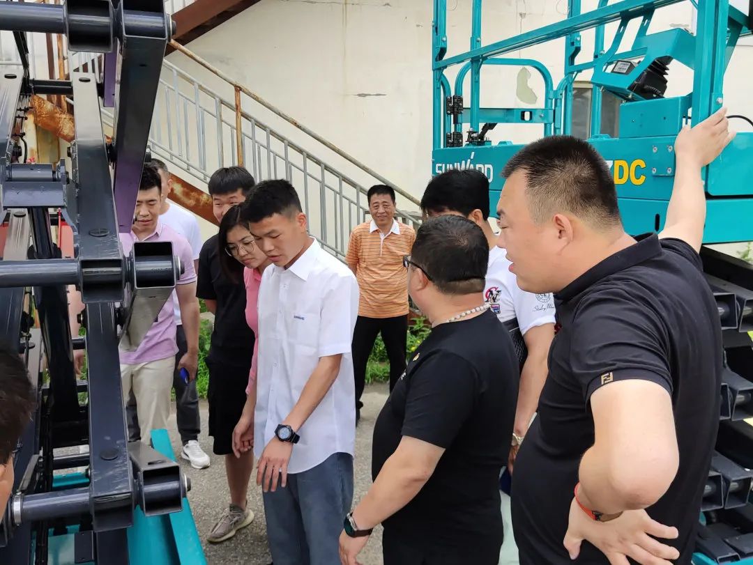 同梦偕行 借势腾飞——辽宁宏信&龙8头号玩家智能举行主题庆典活动