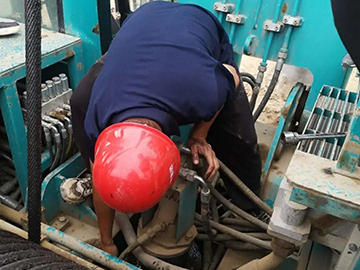 顶酷暑 走沙漠 2021年龙8头号玩家智能全球效劳万里行走进新疆