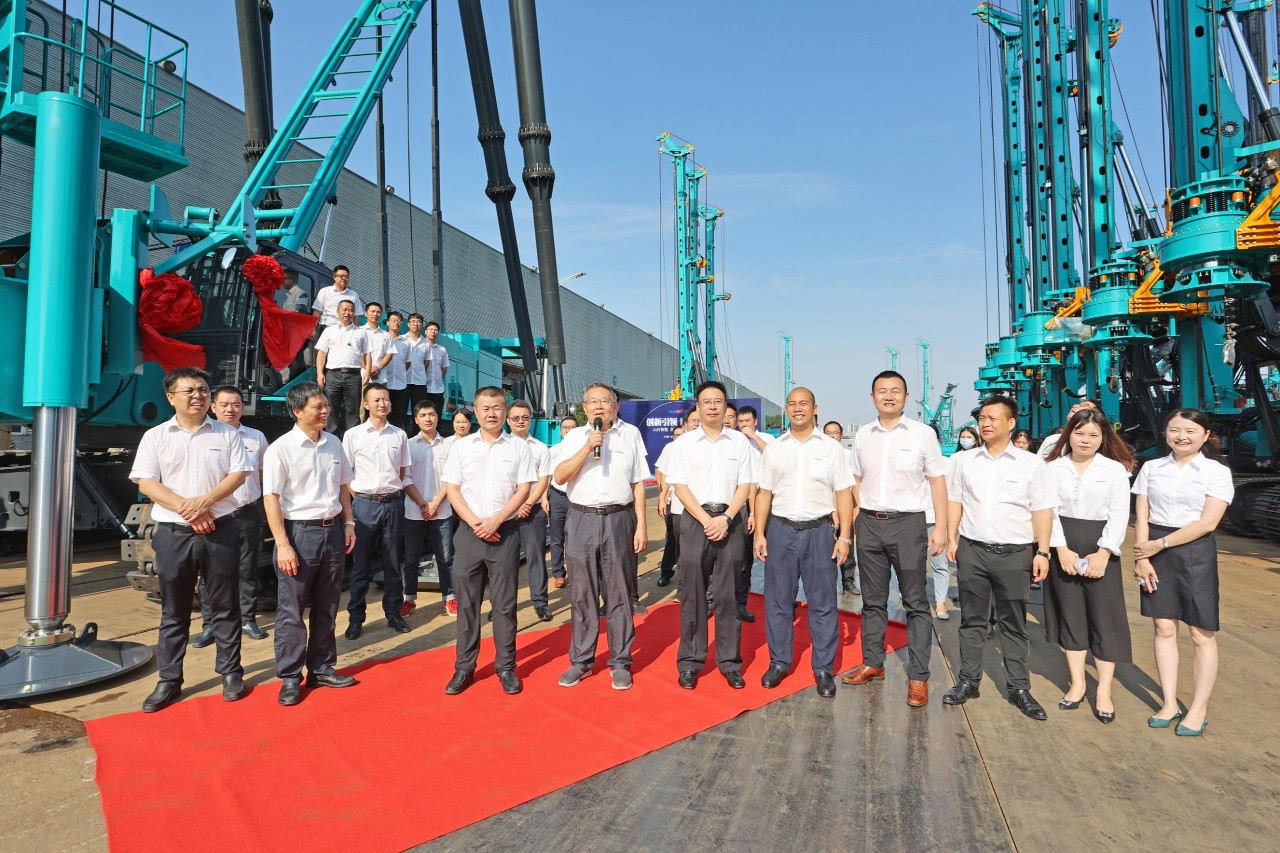 新品来了！看龙8头号玩家智能超等桩架怎样⊙∪”操胜券