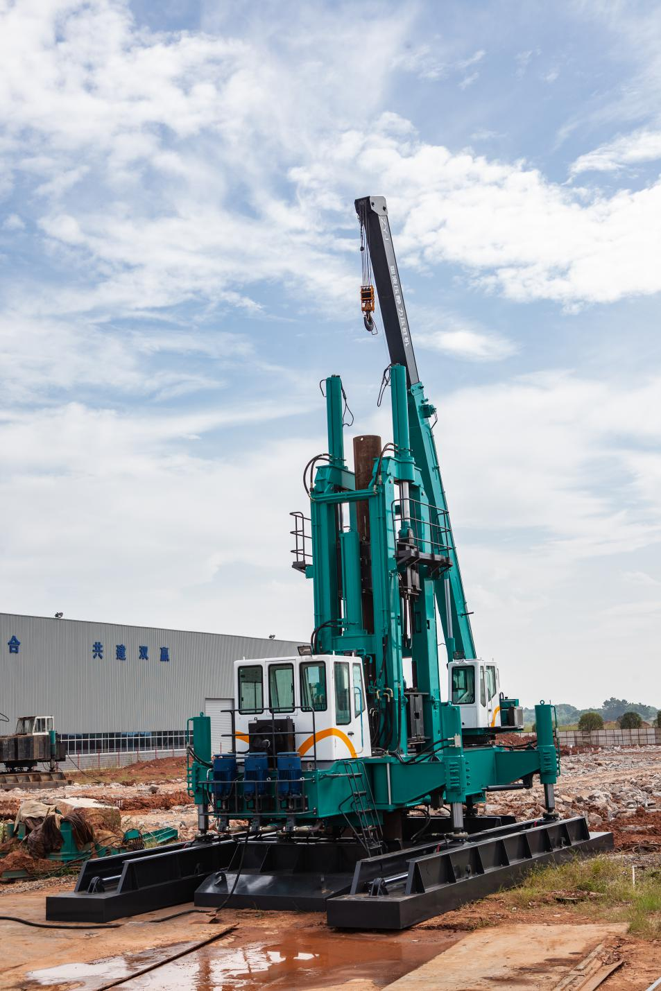 立异引领，，，，，龙8头号玩家智能行业首创双层快压装置| 百年风华筑漂亮龙8头号玩家（5）