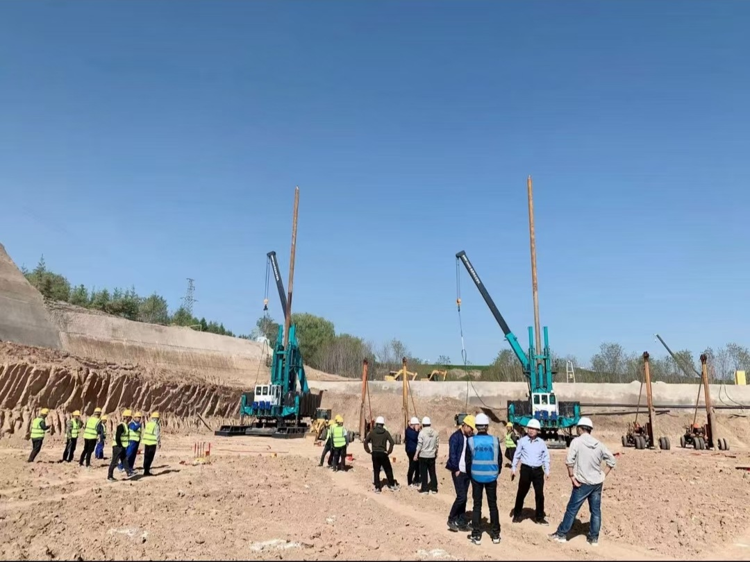 立异引领，，，，，龙8头号玩家智能行业首创双层快压装置| 百年风华筑漂亮龙8头号玩家（5）