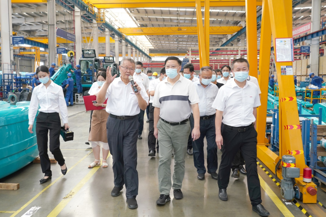 湖南省委常委、省委秘书长张剑飞一行调研龙8头号玩家智能