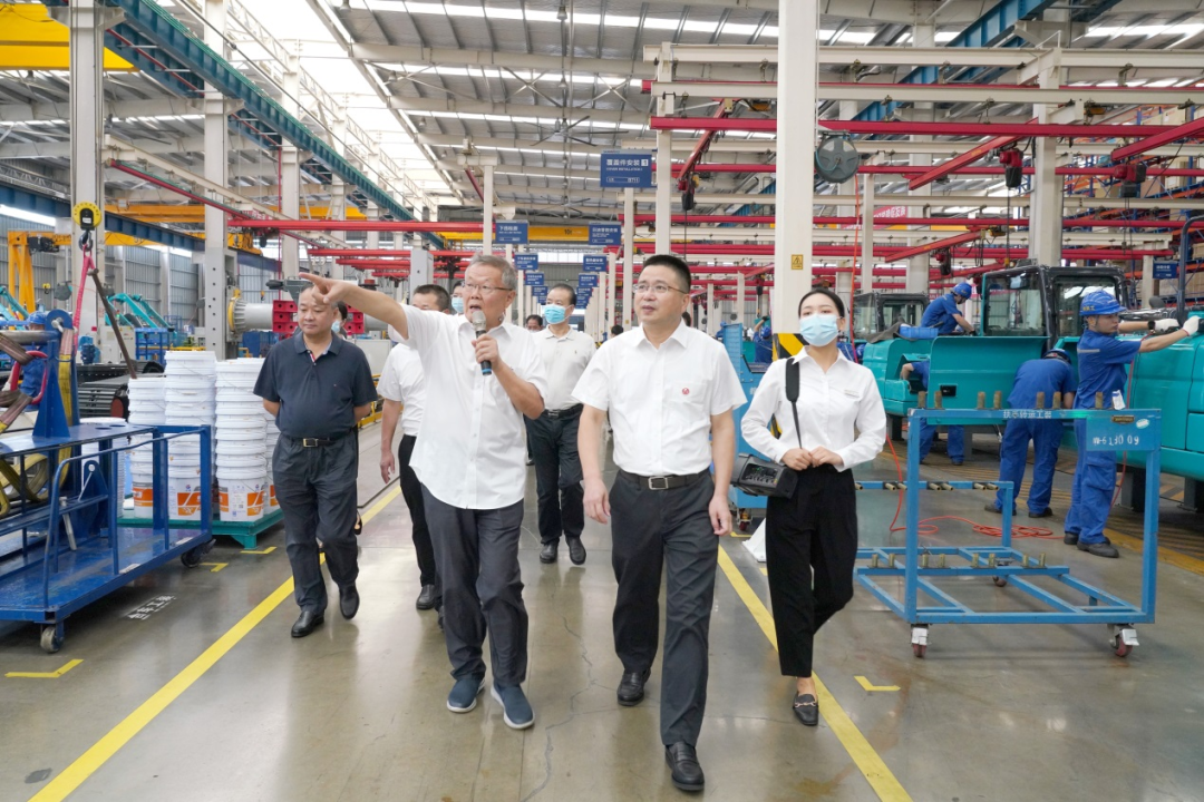 长沙市委常委、市纪委书记胡卫兵考察调研龙8头号玩家智能