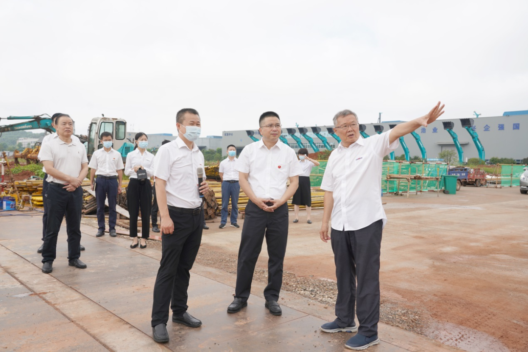 长沙市委常委、市纪委书记胡卫兵考察调研龙8头号玩家智能