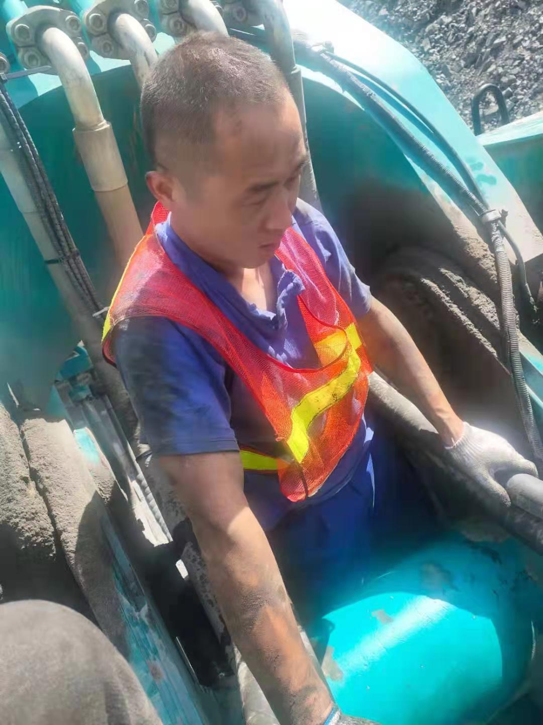 致敬！守护矿山的“龙8头号玩家卫士”