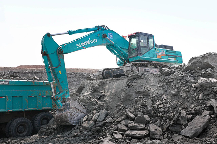 图集 | 征战矿山！龙8头号玩家智能绿色矿山成套装备“上将”云集