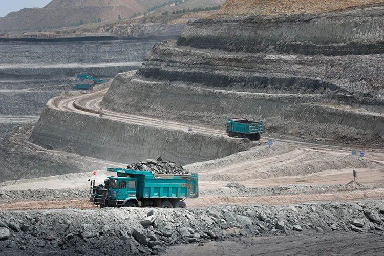 图集 | 征战矿山！龙8头号玩家智能绿色矿山成套装备“上将”云集