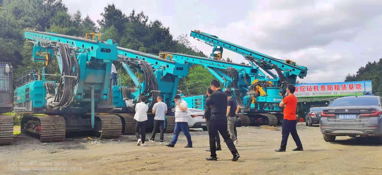 不到2年时间，，，，，，，入手33台龙8头号玩家智能旋挖钻机，，，，，，，这位老板什么来头？？？？？？？？