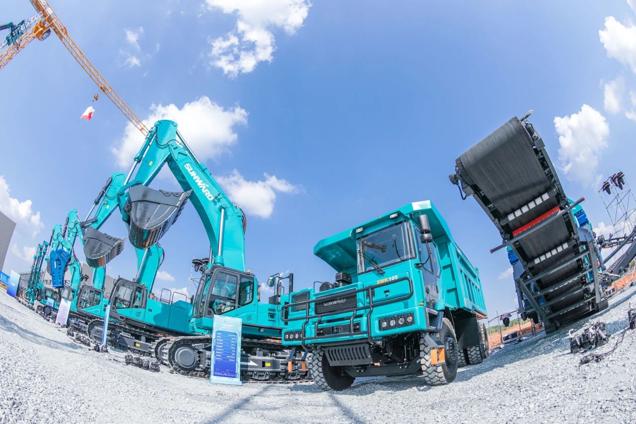 四大成套装备携手登。。。。。。×8头号玩家智能立异效果展示会交出“亮眼答卷”